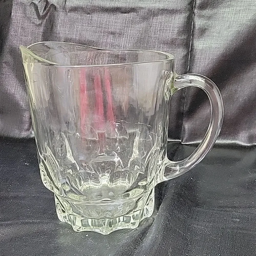 ‎Vintage set of 4 etched drinking glasses and pitcher